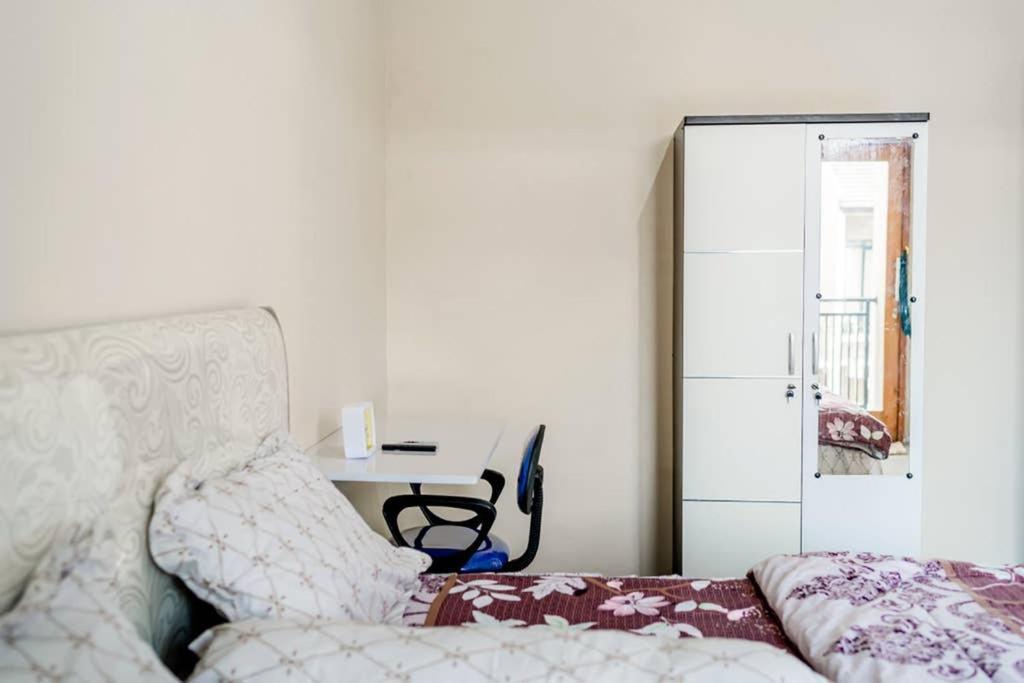 バンドゥン Rumah 3 Kamar Lembang, Adem, Bebas Macetヴィラ エクステリア 写真